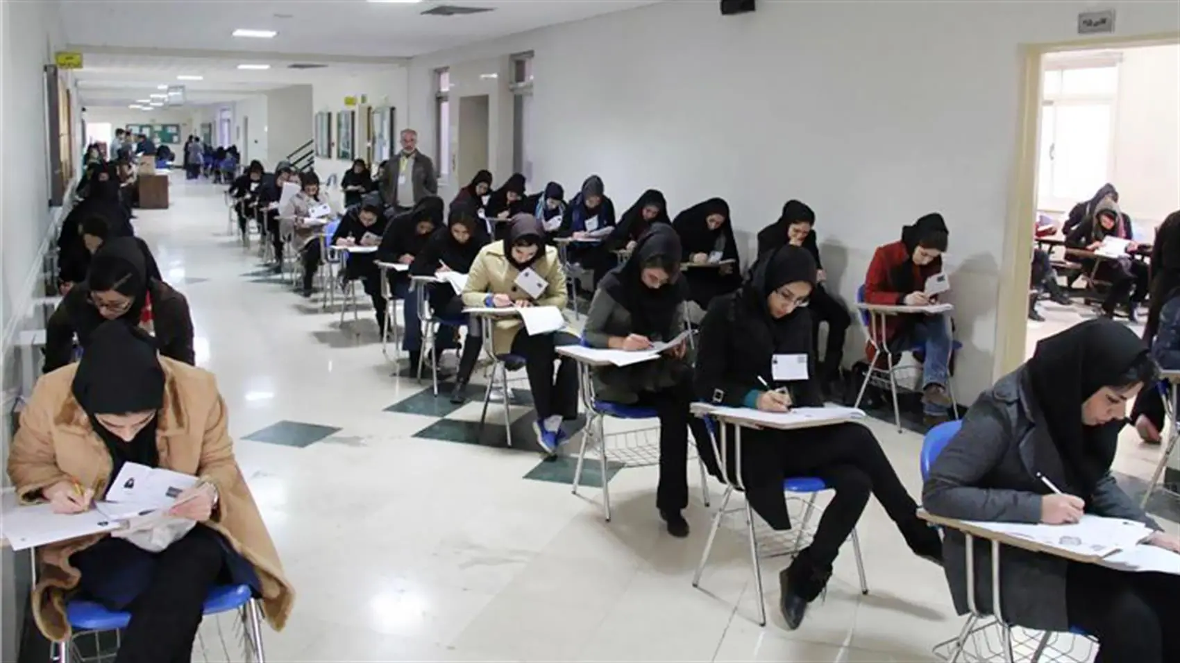 شرایط ثبت نام آزمون استخدامی دستگاه‌های اجرایی | اولویت استخدام با متاهل‌ها است
