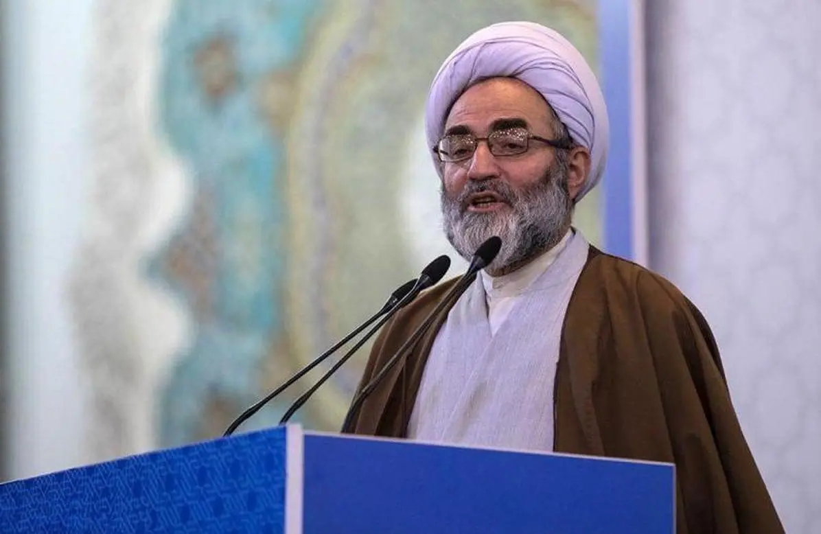 امام جمعه رشت: دشمنان می خواستند دلار را تا ۵۰ هزار تومان بالا ببرند، اما دولت بازار را مدیریت کرد