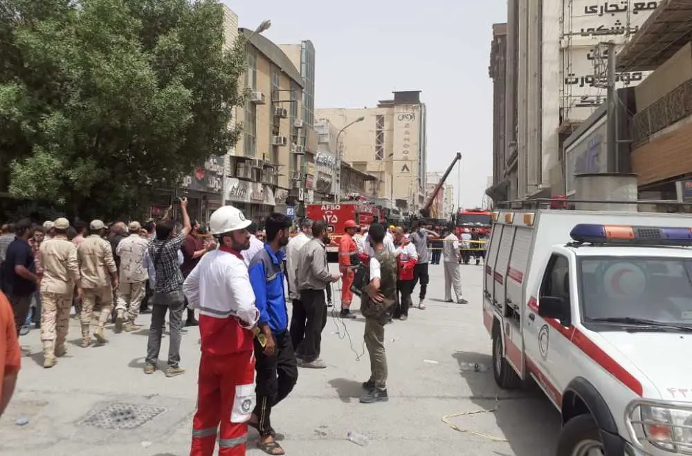 ۱۰ نفر در حادثه ریزش متروپل آبادان دستگیر شدند | شهردار آبادان و 2 شهردار دیگر در میان دستگیرشدگان