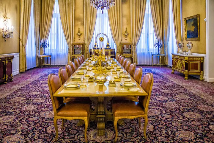 پرونده دزدی فرشهای سعدآباد به دادگاه روحانیت رفت!
