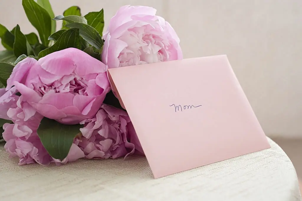روز مادر ۱۴۰۴ چندمه؟/ روز زن و روز مادر چه تاریخی است ؟ 