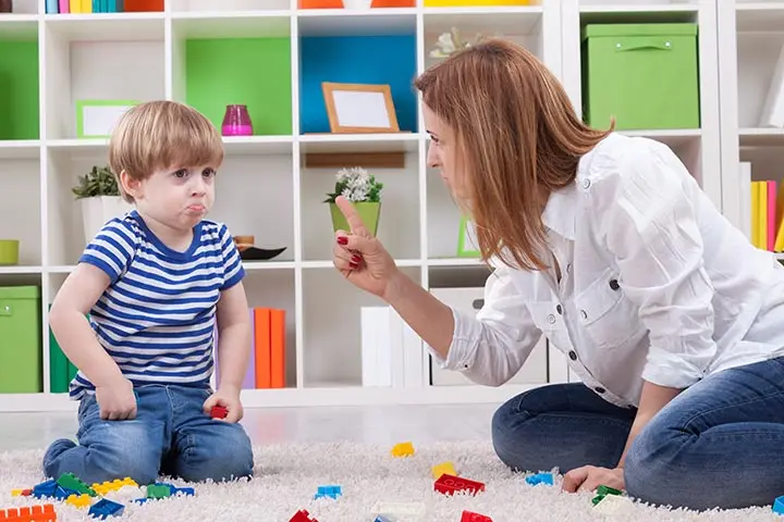 باید و نبایدهایی برای والدین؛ این رازها را به کودک تان نگویید!