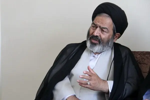 مراقب باشید لطفاً حاج آقا