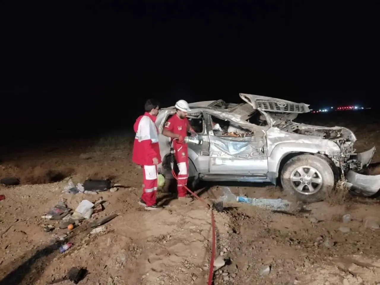 سقوط مرگبار خودرو ساینا از روی پل در سمنان