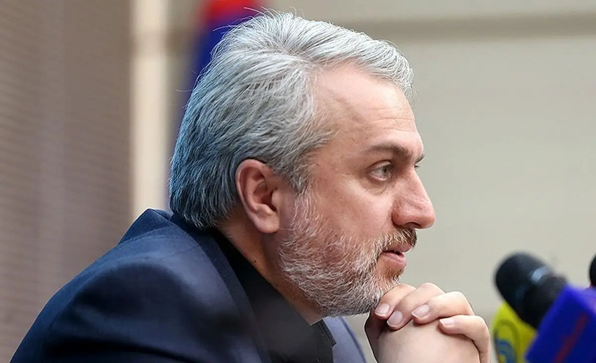 فاطمی امین از  وزارت صمت غزل خداحافظی می خواند
