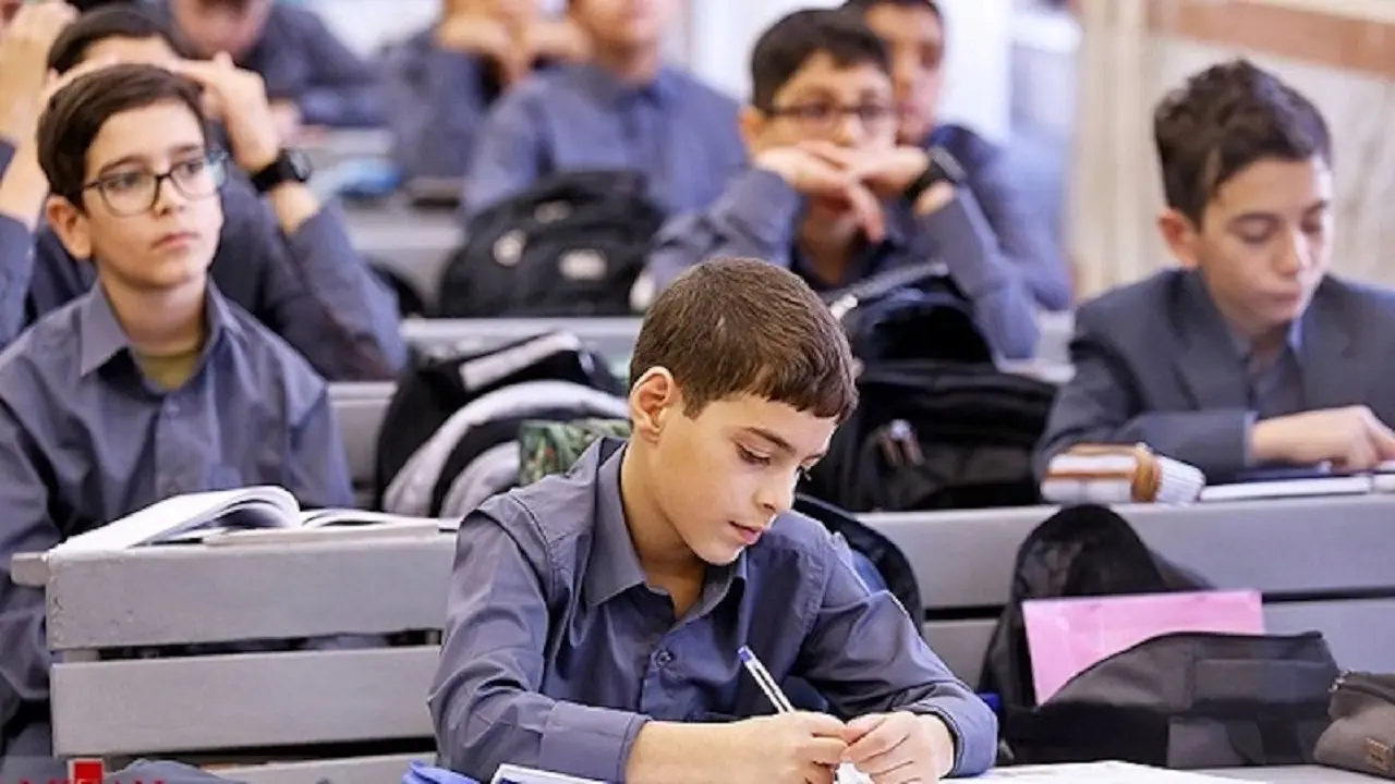زمان بازگشایی و تعطیلی مدارس تغییر می‌کند