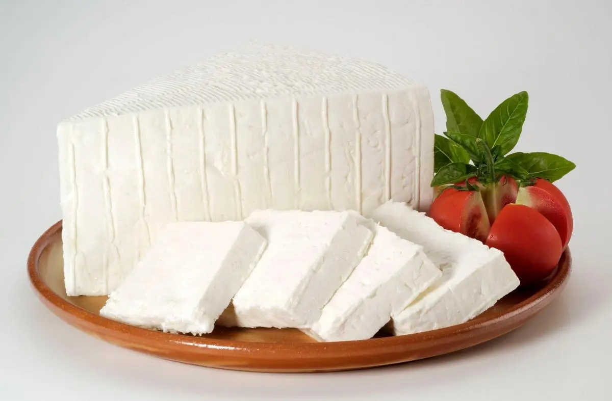 خوردن پنیر برای این افراد ممنوع!