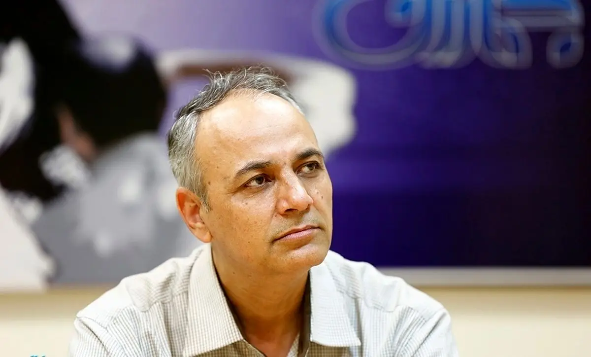 مگر امر به معروف شغل است؟
