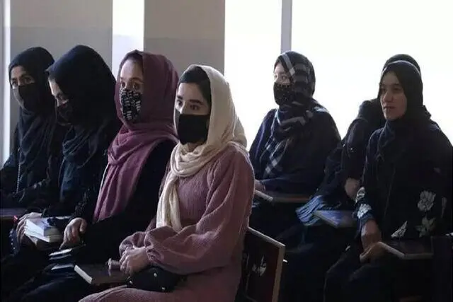 طالبان زنان را از تحصیل در برخی رشته‌های دانشگاهی محروم کرد