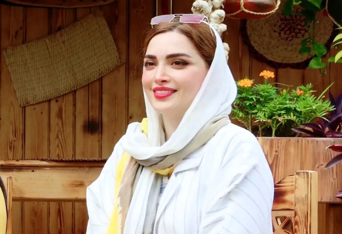 هیجان بهنوش طباطبایی در سالن تئاتر