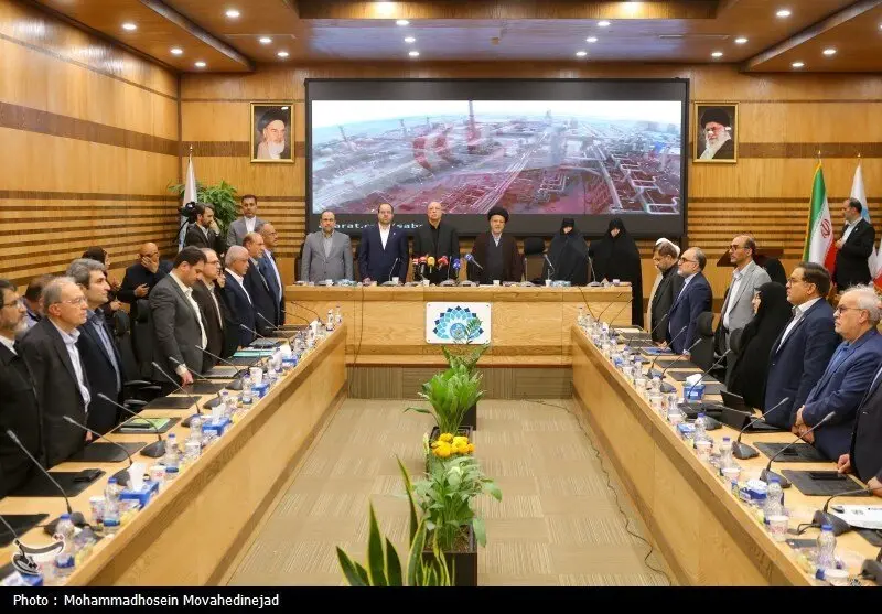 عکس جدید از دختران ابراهیم رئیسی در یک نشست بین‌المللی
