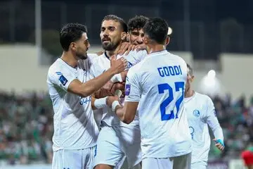 بازیکن استقلال گلش را به چه کسی تقدیم کرد؟+عکس