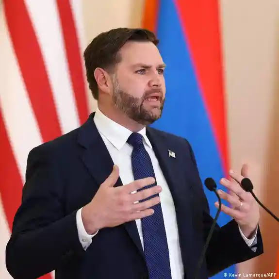  دیدار معاون ترامپ و علی لاریجانی در قطر؟پیام‌های ونس به ایران