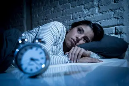 چند توصیه به کسانی که شب از خواب می‌پَرند