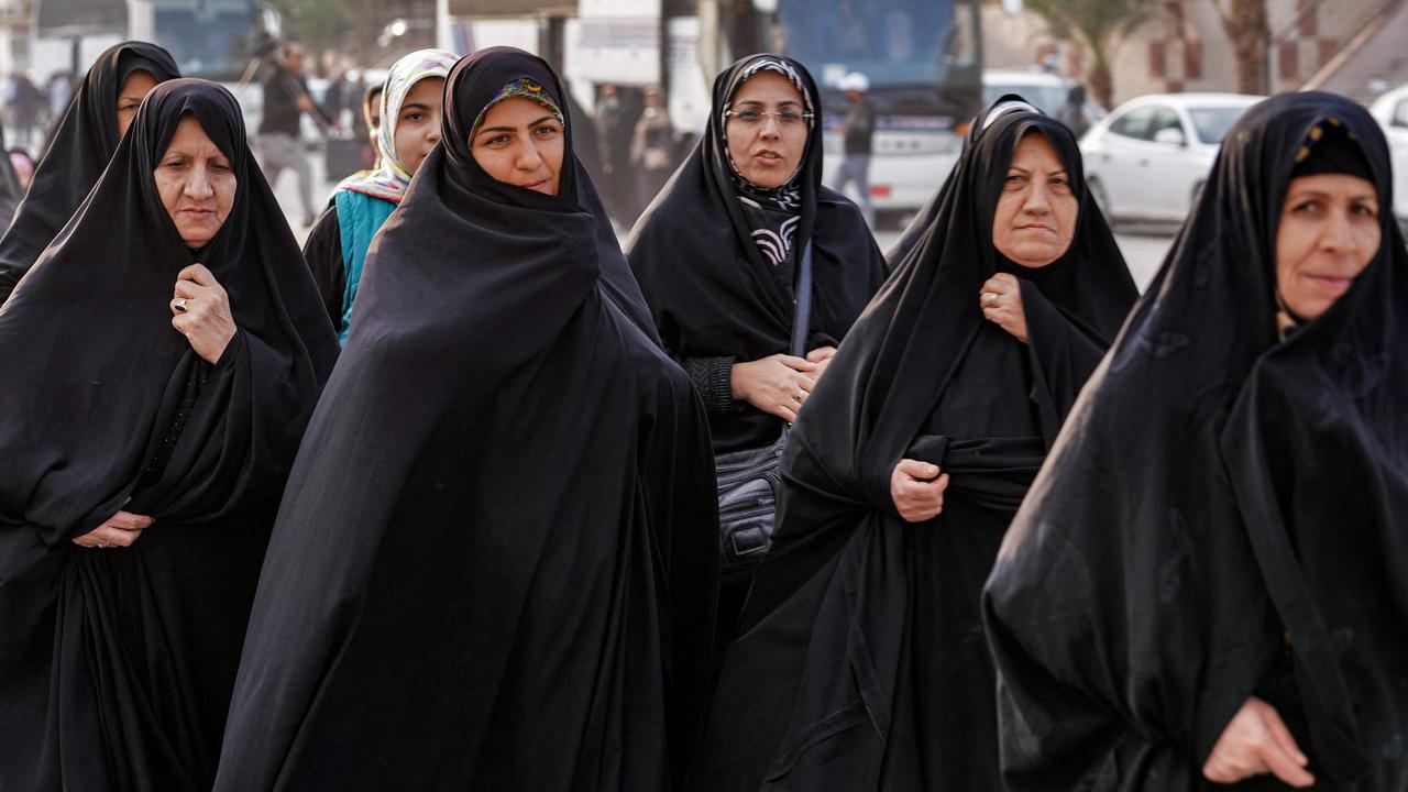 وضعیت حجاب دختران در کلاس اندیشه اسلامی!

