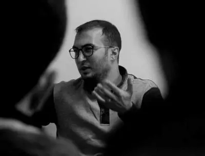وحید اشتری روانهٔ زندان شد
