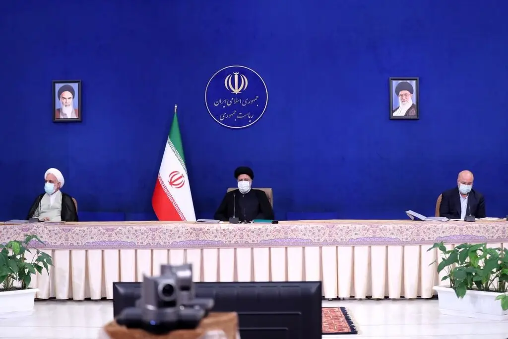 تصمیم گیری درباره اصلاح ساختار بازار خودرو در جلسه سران قوا