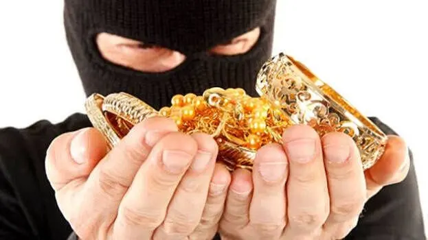 آمار شگفت‌انگیز سرقت طلا و دلار از خانه‌ها | سرقت عجیب گاوصندوق از طبقه سوم! | چگونه از طلا و دلار در خانه حفاظت کنیم؟