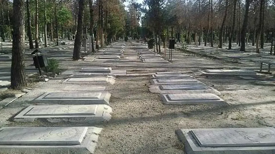 بهشت زهرا پر شد