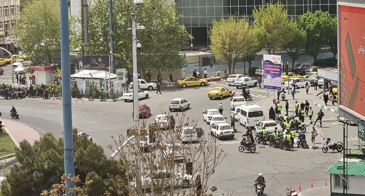 تصاویری خبرساز از فعال شدن گشت ارشاد

