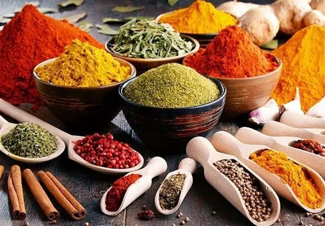 استفاده از گلاب به جای عطر به منظور دور کردن اجنه و جذب ملائک