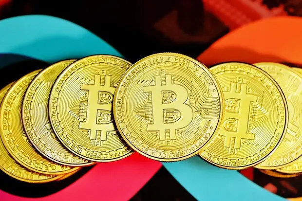 قیمت بیت کوین دوباره اوج گرفت| آیا بیت کوین به صد هزار دلار میرسد؟!