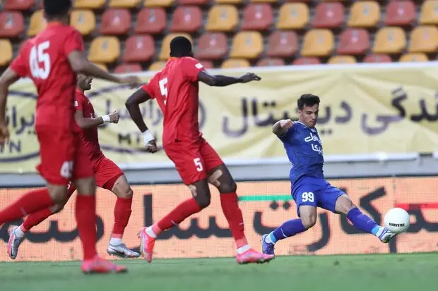 استقلال بازنده یک نیمه‌ای مقابل فولاد