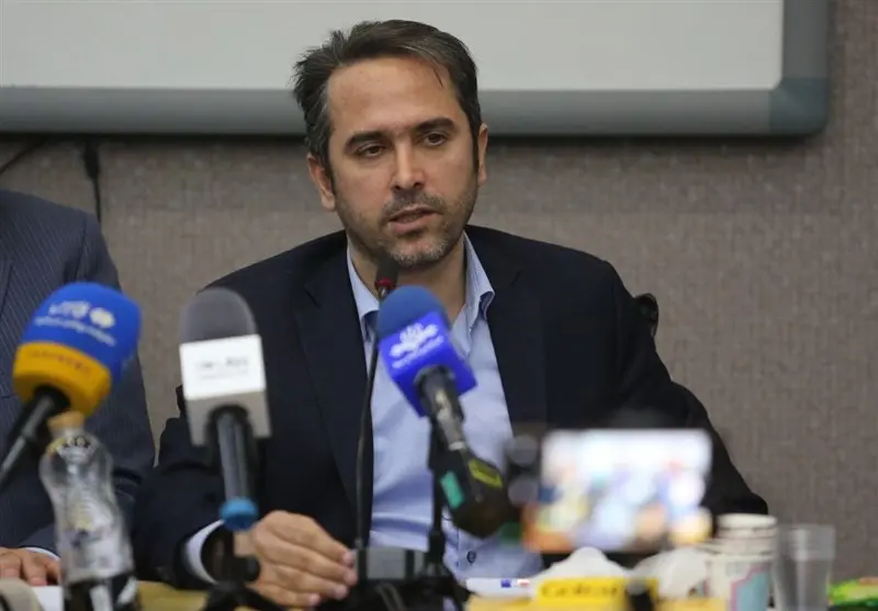 خطیر: بزرگترین حامی جواد نکونام خواهم بود