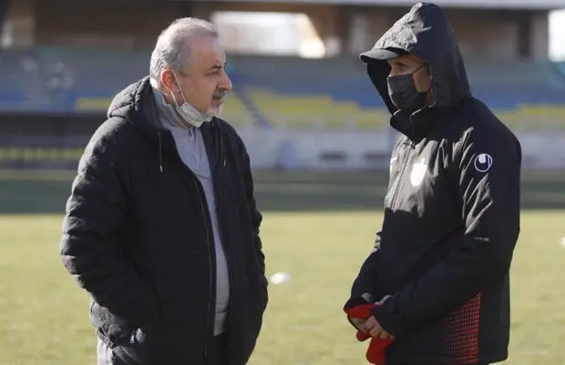 مدیر عامل پرسپولیس: حق با یحیی گل‌محمدی است | با استعفا مخالفم
