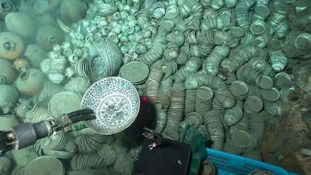 کشف گنجینه‌ در لاشه کشتی