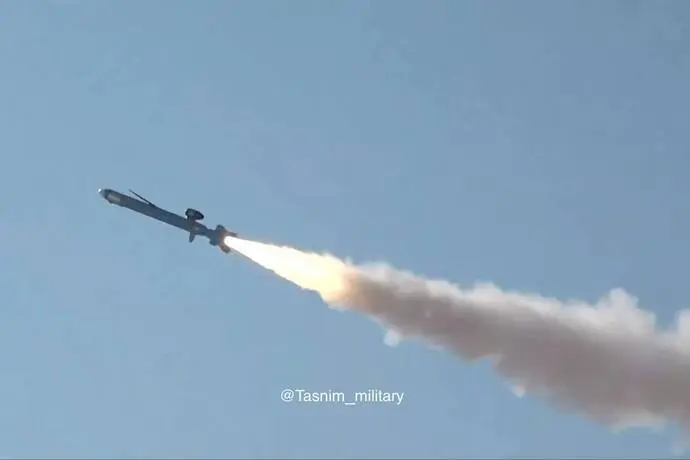 سپاه پاسداران موشک شلیک کرد/عکس
