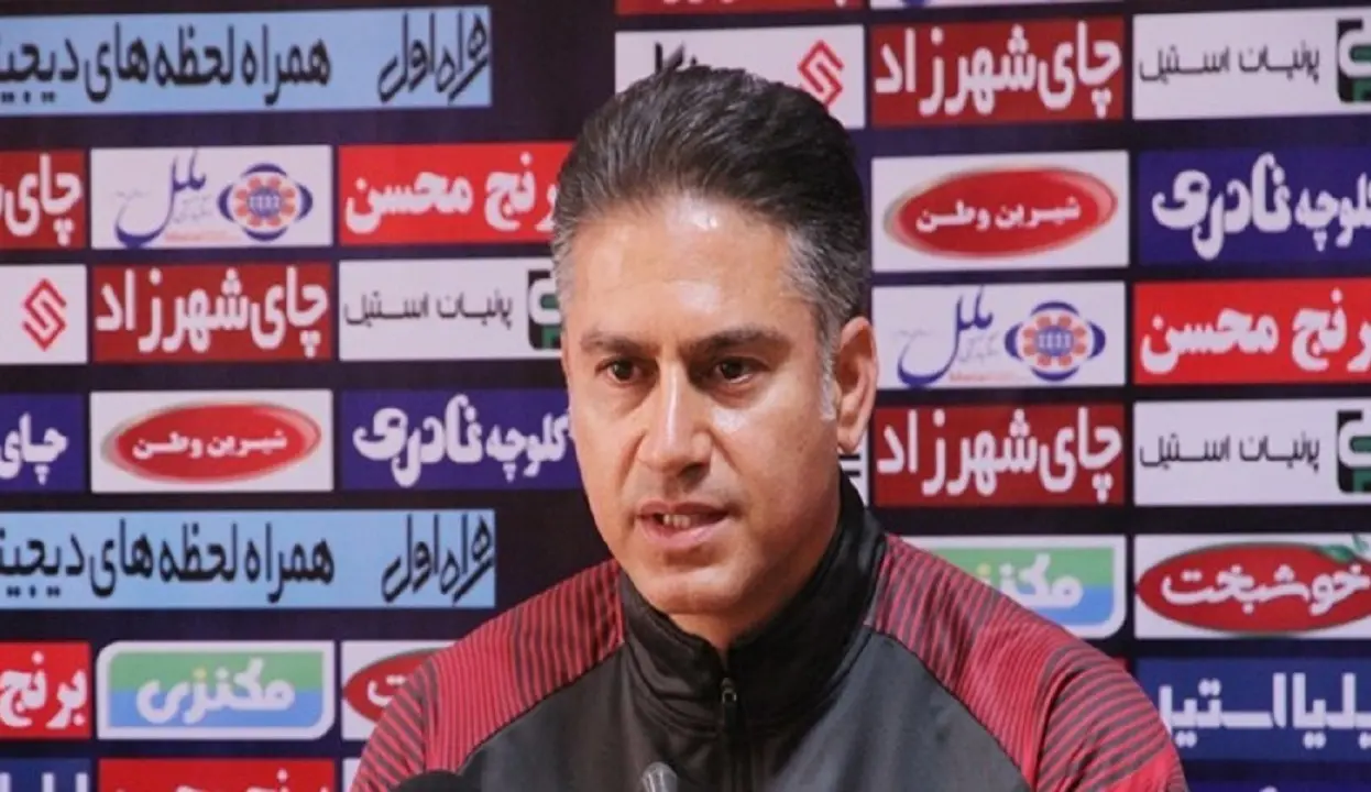مربی پرسپولیس خبرنگاران را سرکار گذاشت