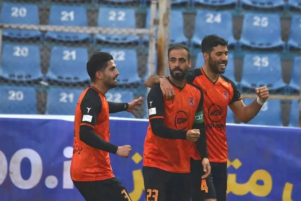 استقلال با یک بازیکن دیگر به توافق رسید