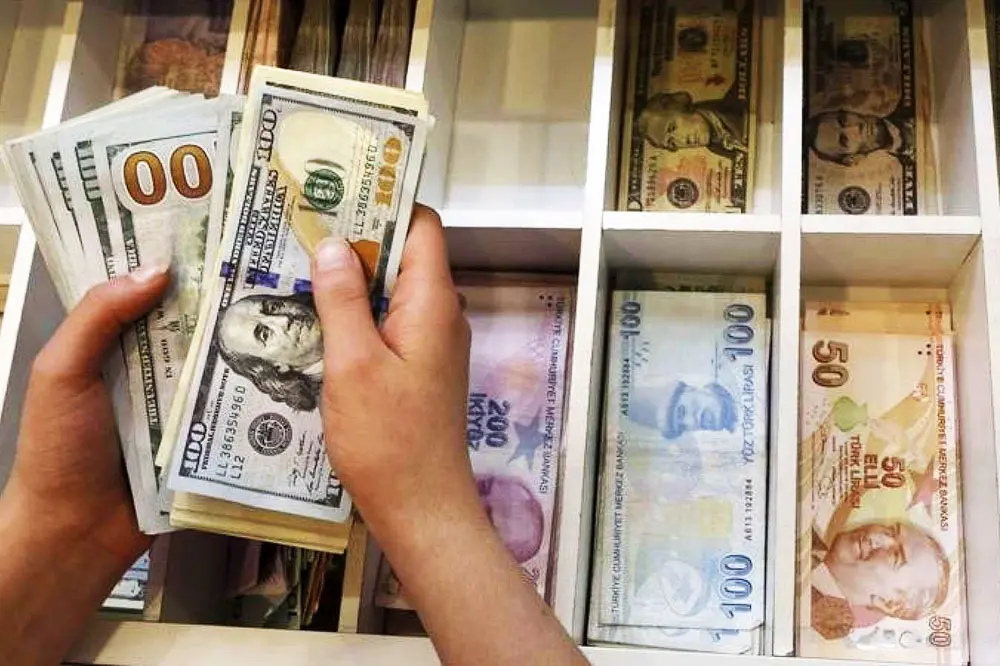 ضربه زلزله بازار لیر ترکیه را هم تکان داد