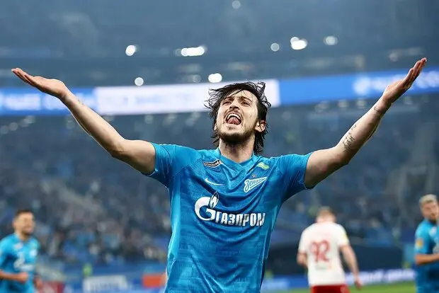 جزییات تکان‌دهنده از پرونده شکایت سردار آزمون در روسیه |  آلیا: باید به سردار التماس می‌کنم تا پول بدهد! | دختر روسی سردار بیمار است