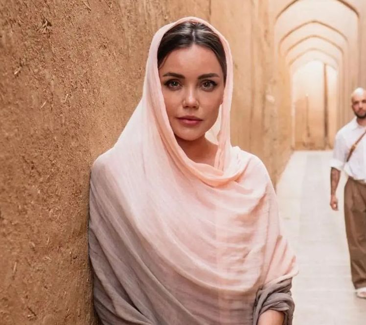 تصاویر متفاوت مدل روس در ایران