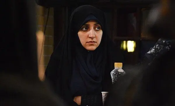عکسی جالب معاون زنان مسعود پزشکیان در کنار پدر و مادرش