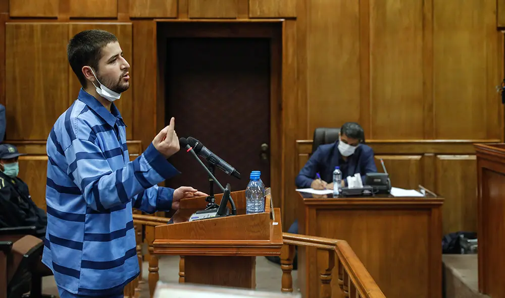اجرای حکم اعدام محمد قبادلو متوقف شد
