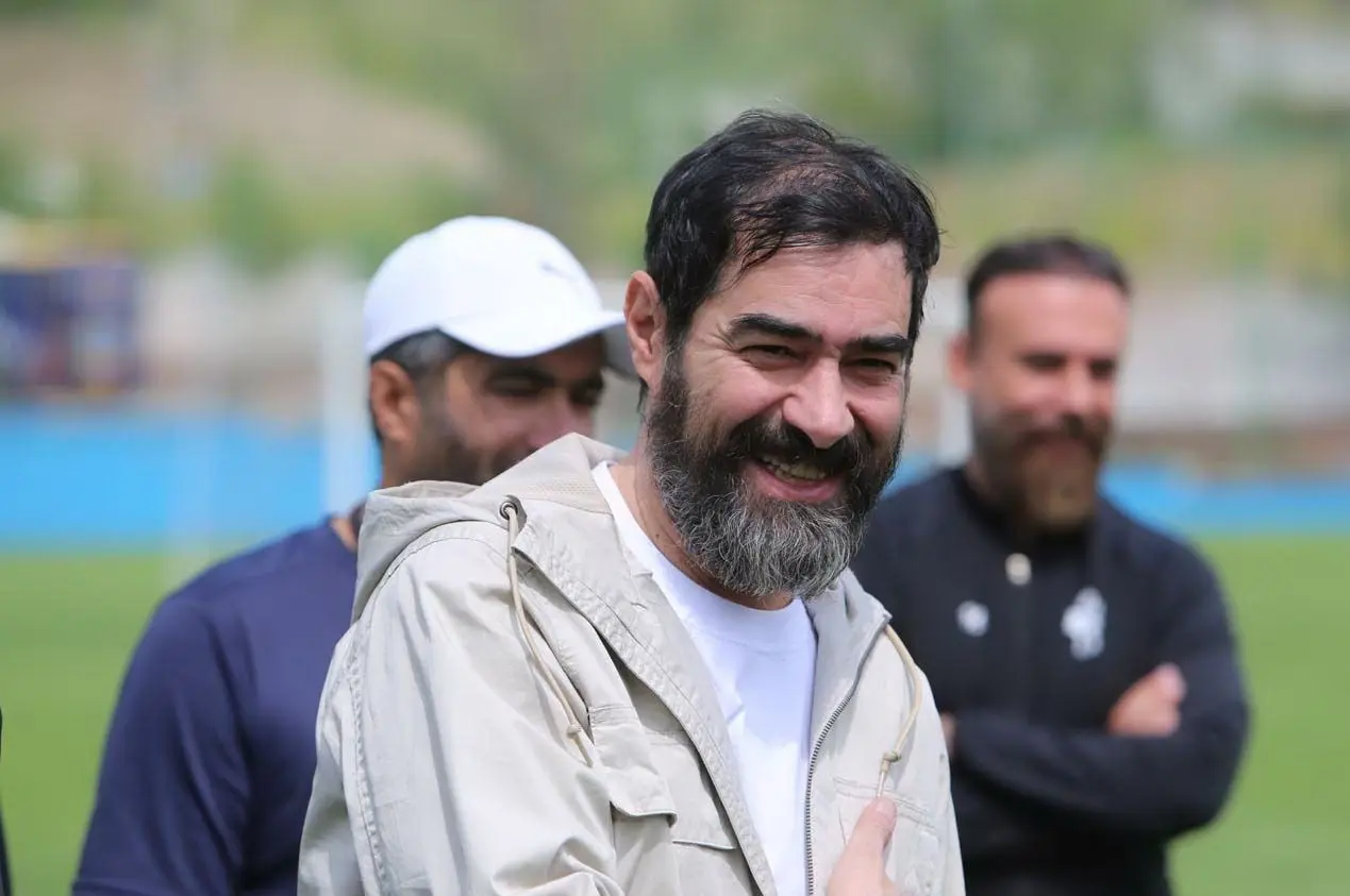 تصویری دیدنی از شهاب حسینی در کنار پسرانش امیرعلی و محمد امین + عکس