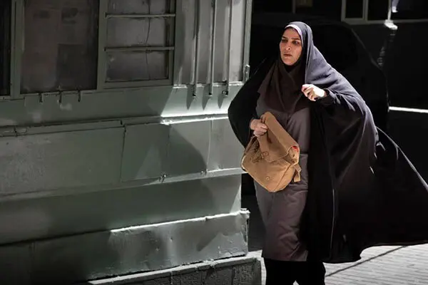 ماجرای فیلم فراخوان تظاهرات در دبیرستان دخترانه

