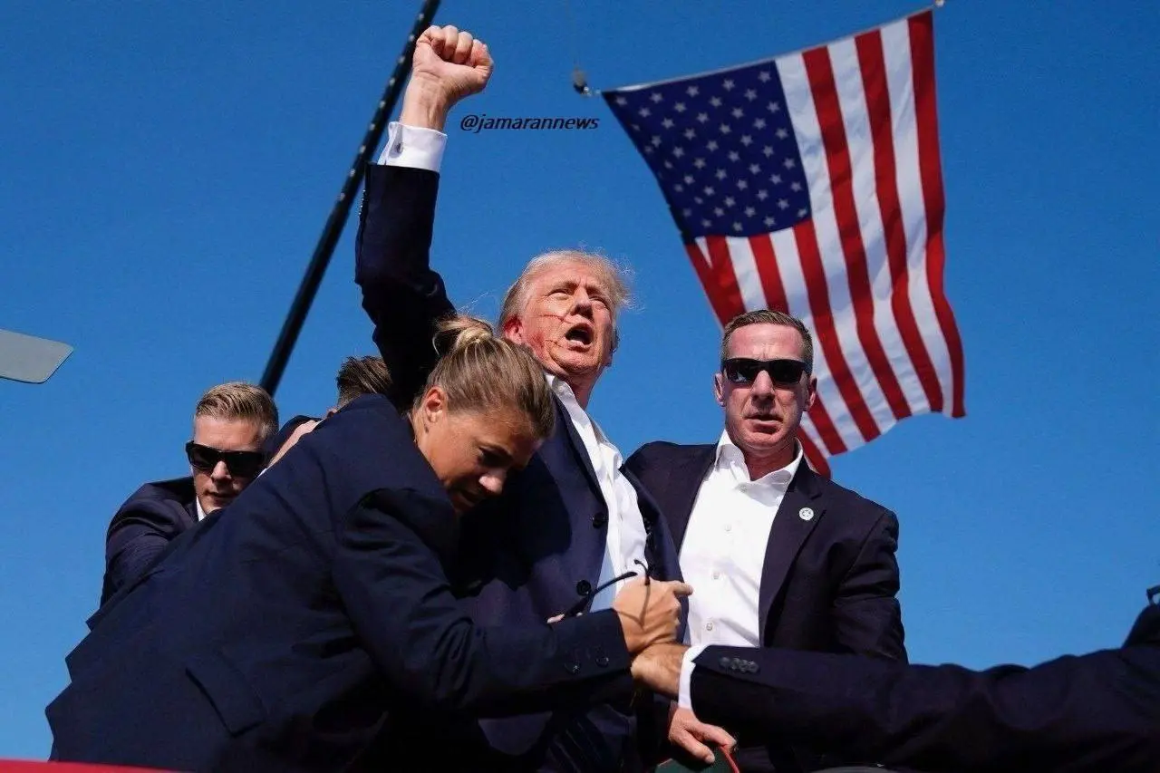 مشت گره کرده ترامپ پس از ترور؛ تصویری که جنجال ساز شد

