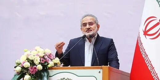 معاون رئیسی  : مطالباتی متناسب با امکانات کشور داشته باشید