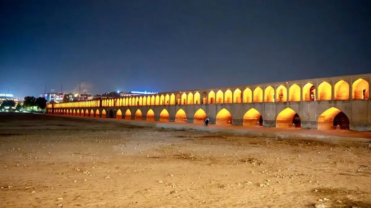 تصاویر دردناک از سی‌‌وسه‌ پل اصفهان+عکس