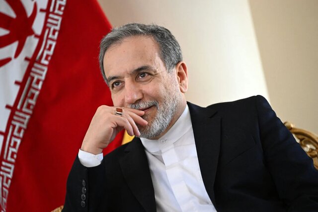 زیرنویس عجیب شبکه خبر از عراقچی سوژه شد