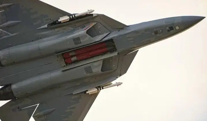 پرواز سوخو۵۷ در همسایگی ایران / اژدهای مسلح کرملین به میدان آمد
