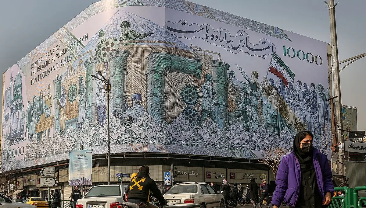 پیش‌بینی ترسناک از اقتصاد ایران در ۱۴۰۲ | قیمت دلار  90 هزار تومان + جدول
