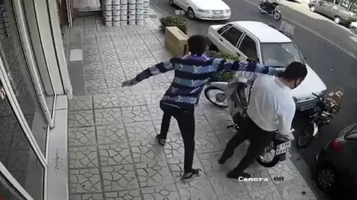 بازگشت قاتل به محل جنایت بعد از ١٥ ماه زندگی پنهانی | گفت و گو با قاتلی که در ١٦ سالگی دست به جنایت زد

