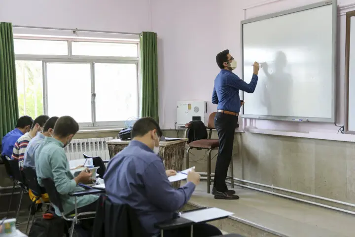 واکنش تند به ارزیابی فصلی معلمان/ ابتدا هر سه ماه سطح رئیس جمهور، وزرا و استانداران را بررسی می کنید