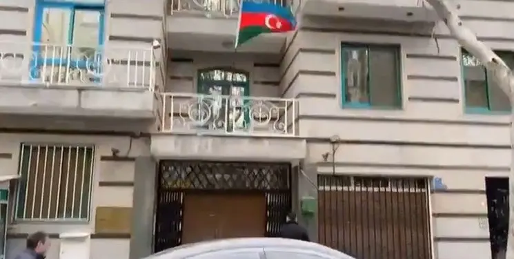 اولین ویدئو از حمله مرگ‌بار به سفارت آذربایجان در تهران