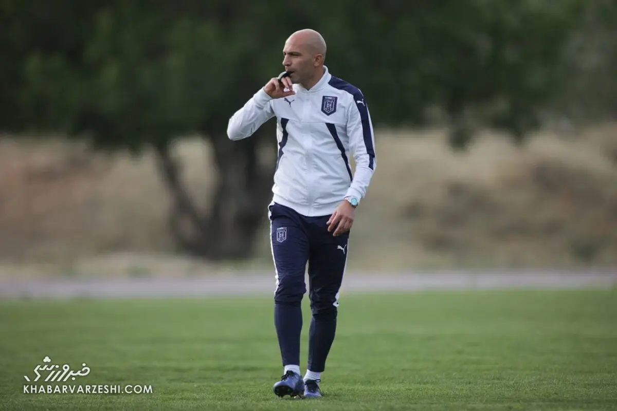 سرمربی لیگ یک: با کی‌روش به هیچ‌چیز خوش‌بین نیستم!